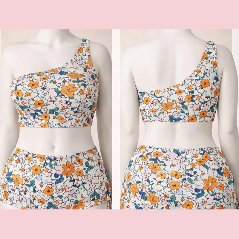 Bikini floral un hombro